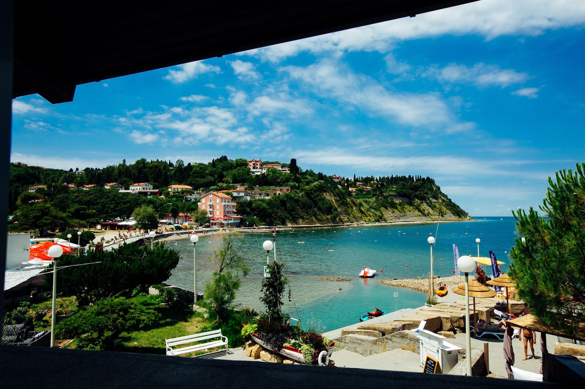 Barbara Piran Beach Hotel Buitenkant foto