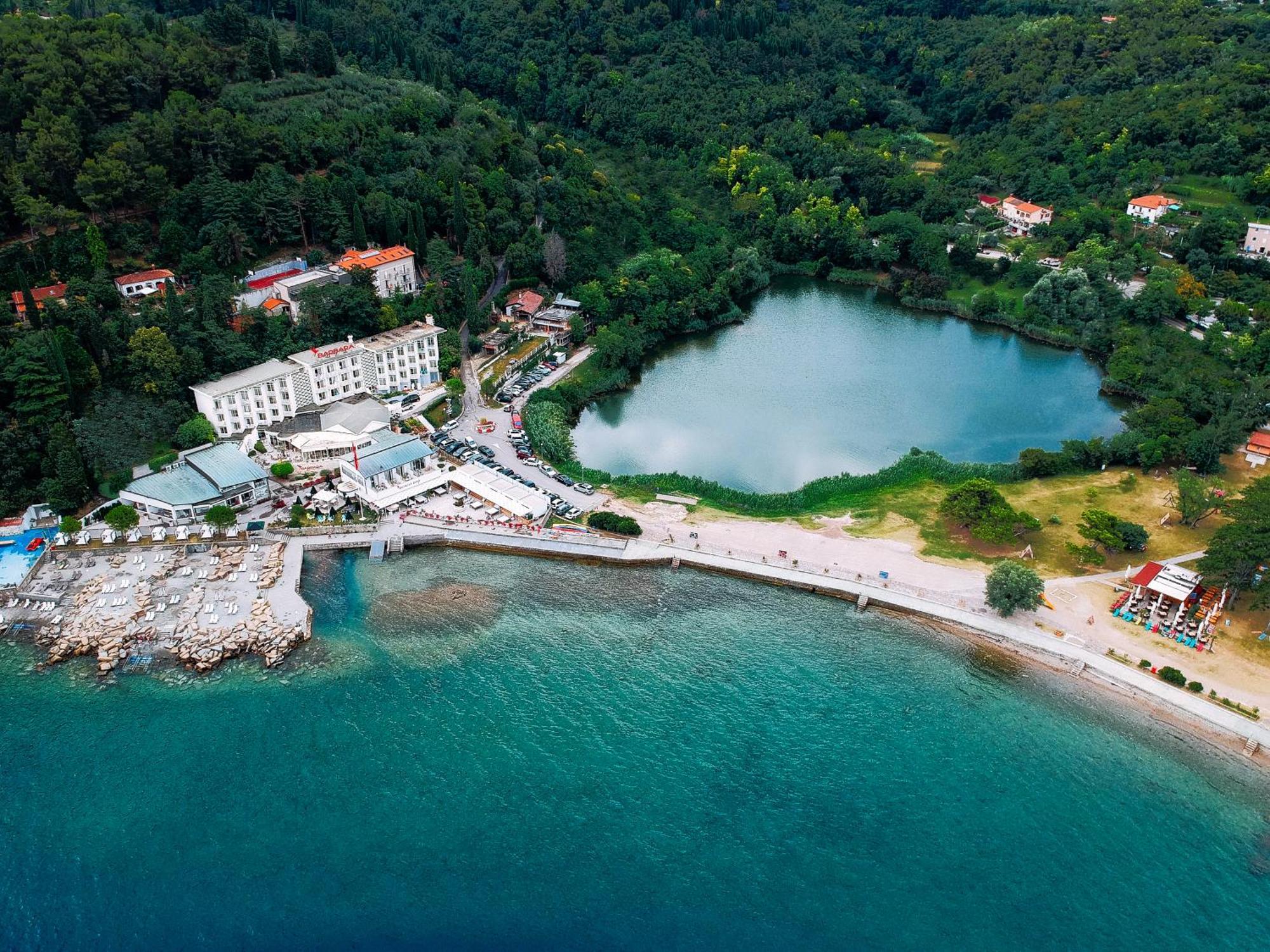 Barbara Piran Beach Hotel Buitenkant foto